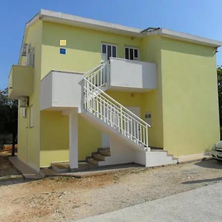 Gor Apartman *